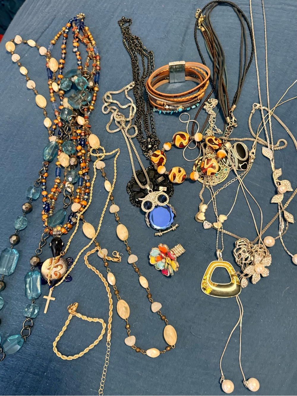 Assorted Women's Fashion Jewelry Collection - Necklaces, Rings, and Bracelets!!